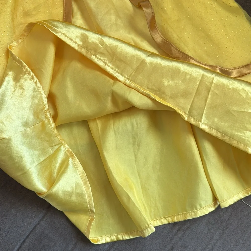 Snow White Costume - Picture 4 of 5